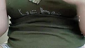 gai xinh performs lively dance on bigo live stream