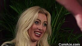 does foxy idol swallow all that cum on her face