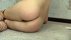 SLENDER GIRL WITH JUICY PAWG MASTURBATES ANAL AND VAGINAL USING DILDO IN PANTYHOSE