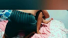 morena deliciosa on bed amateur uncut