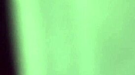 おい、この日本人ティーン18+がハードに突かれるの見て