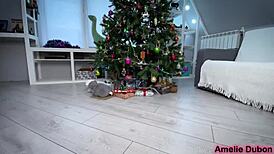 Guy gets hot blowjob from Amelie Dubon for Christmas.