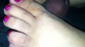Intense amateur Mexican footjob action with skilled toes