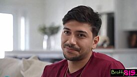 Pegou a irm� fantasiada e fudeu a gostosa