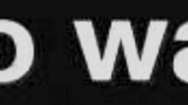 Trlja ogroman kurac o njenu guzu pre nego što je jebe u pasjoj