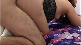 porfin cogí el culo apretado de mi hijastra, casi me vengo en 2 minutos en esa vagina estrecha caliente y peladita... qué ricos gemidos soltaba la condenada chamaca casero real