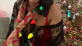 Anna Maria Latina Milf Shows Holiday Sexiness Boldly