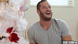 Liten MILF rir skitten kuk med stor rumpe