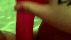 Ουάου, δες BBW ερασιτέχνα να γαμιέται με δονητή στην μπανιέρα! 🛁