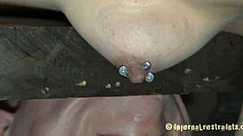 Kvelte henne mens jeg knuller i misjonær