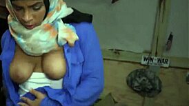 Amateur milf gives christmas blowjob 😘