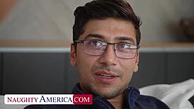 Paisley Porter craves tutoring but seeks shy Max's anatomy