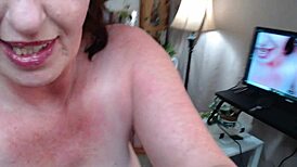 dawnskye1962 yksin kiusoittelee tyhmän seksikkäillä tupakointiviboilla