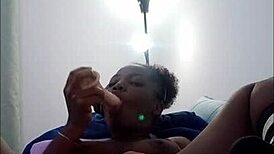 Ebony brunette shakes ass!