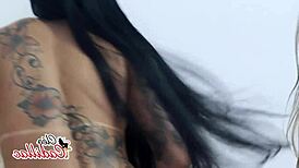 Cleo Cadillac enjoys a lesbian threesome with Elisa Sanches and Tony Tigrao