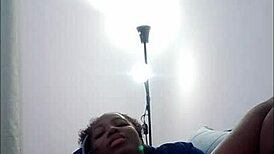 Ebony brunette shakes ass!