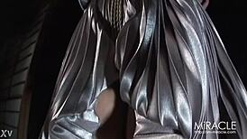 even tied up, the 35-year-old wife keeps squirting nonstop