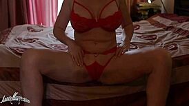 Busty girl masturbates with dildo, wanna see her orgasm?