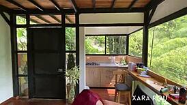 mi jefa y yo nos divertimos con un pepino durante el trabajo