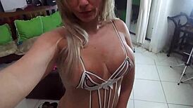 I'm giving oral to an anonymous guy in guaruja, feeling that sexy orgasm build.