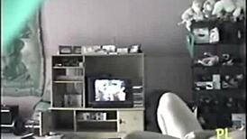 Fan min hot hustrus teasing på hidden cam gør mig vild