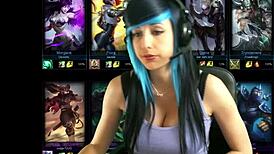 yo, check this 19-year-old emo with massive boobs in wild downblouse action