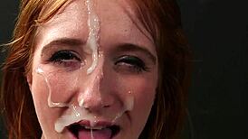 Курвенска мачка гълта сперма след лицев кумшот