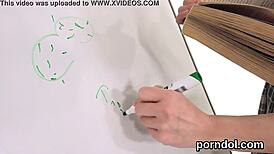 Profesora tânără erotică ispitită și călărită tare de bătrân în acțiune îndrăzneață