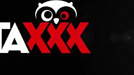 Hé, nézd, ahogy a nagy cicis Phoenix Marie dominál a képességeivel!