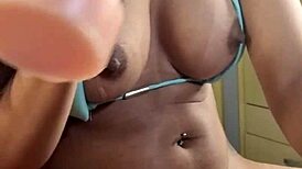 Gostosa Tarada Acordou Com Vontade De Dar O Cuzinho E Terminou Levando Gozada Na Buceta!