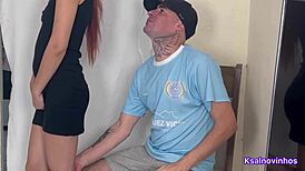 hey, check this esposa cheating right next to her clueless husband!