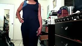 Wildcat shows off her oily ass clap