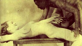 Karanlık Londra'da vintage ırklararası yasak açılıyor