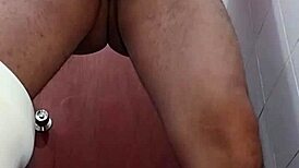 Mi pene depilado, ¿quieres verlo en acción con estos amateurs latinos?