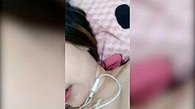 Girl shows white big tits pussy in web chat!