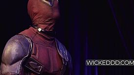 Mr Pool Saca la Polla para Fan Súper Afortunada