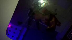 Esposa Novinha Gemendo Muiito no Ménage à Trois com Amigo