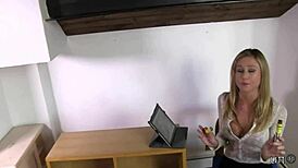 Sarah Jain Boss In Italian Foot Fetish Scene