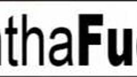 Samantha runkkaa blondi pilluaan.