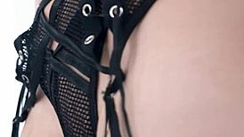 Wow! Cutie Kiera Heart stuns in lingerie for sex