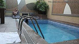 Não aguentei o tesão e dei cuzinho e bucetinha pro diretor sem camisinha!