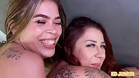 wow, dotado šuká dvě horké nováčky bez kondomu, plně červené a průhledné! 😍