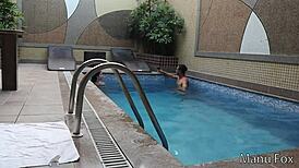 Não aguentei o tesão e dei cuzinho e bucetinha pro diretor sem camisinha!