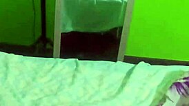 Flaca puta folla sin condón a su hermanastro 😈