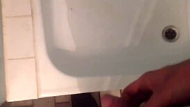 uhh, i pisse in die dusche, like, 15 min stuff august 2019