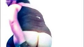 peruvian puta stretching her ass hard 😈