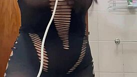 I recorded the cuckold's girlfriend getting intense anal fucked by my friend in the bathroom with orgasm!