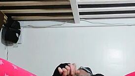 ליידיבוי רוכבת דילדו בפעם ראשונה סולו שמלי 🥵