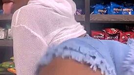 Keisha Minaj Twerkin’ at New City Deli with Stunning Moves. Outdoor Amateur Roleplay Captures Ebony Charm.