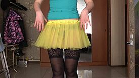 Girl twists juicy ass in skirt